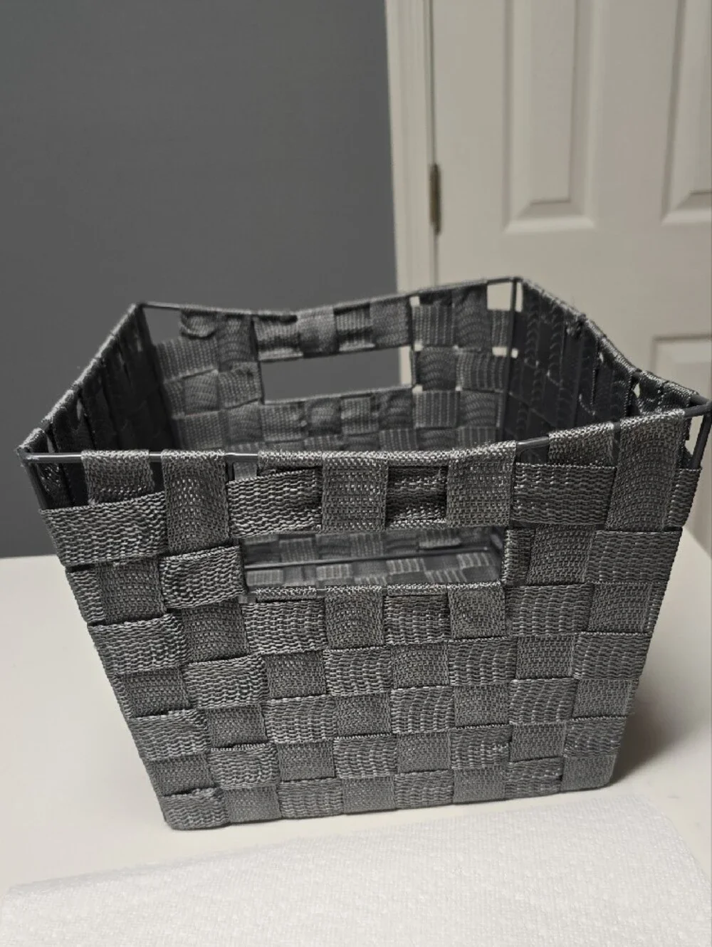 N/A gray woven